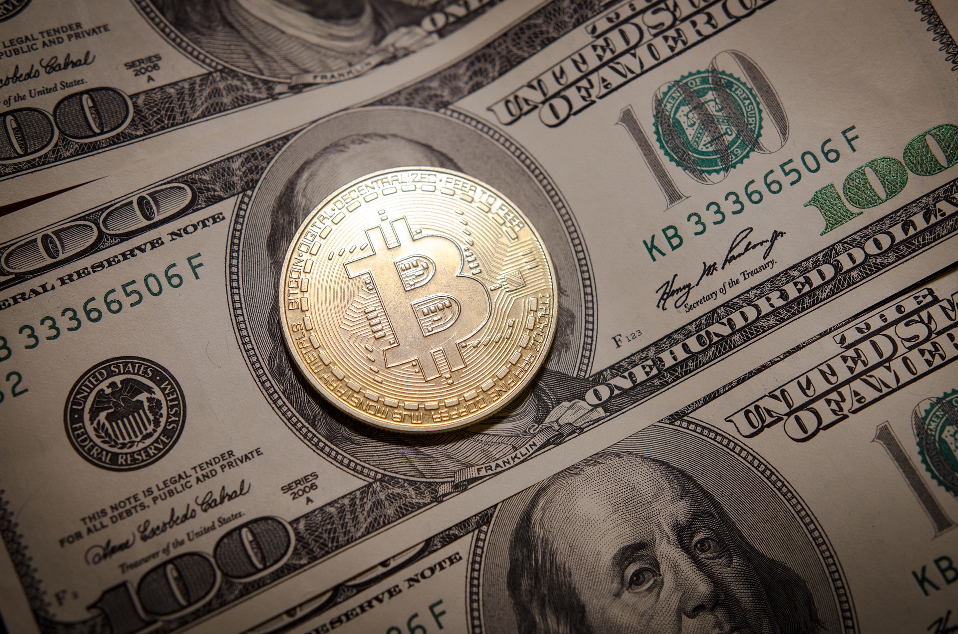 FinCEN penalizes peer-to-peer Bitcoin Trader for Violating AML Laws for the first time